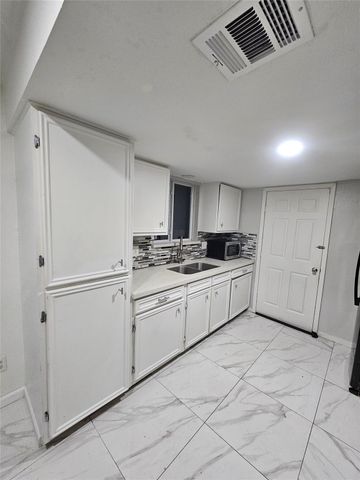 7422 Yellow Pine Drive, Houston, TX 77040