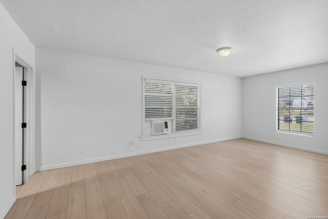 258 Antrim Dr, San Antonio, TX 78218
