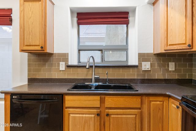 935 W GASCON Road, San Tan Valley, AZ 85143