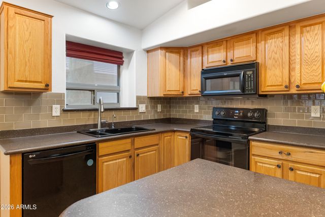 935 W GASCON Road, San Tan Valley, AZ 85143