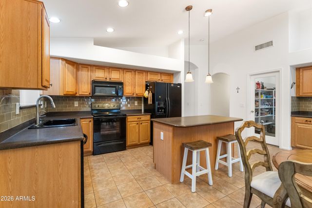 935 W GASCON Road, San Tan Valley, AZ 85143