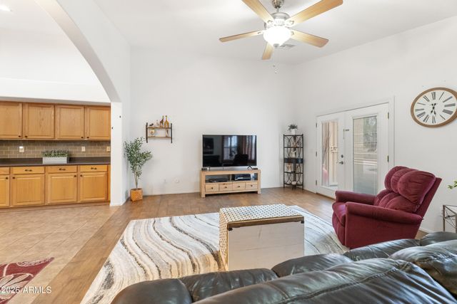 935 W GASCON Road, San Tan Valley, AZ 85143