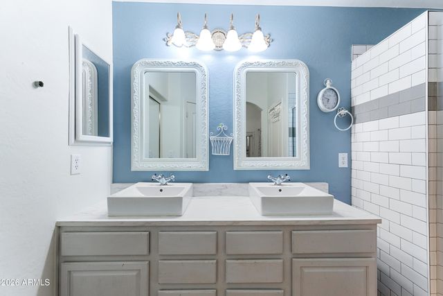 935 W GASCON Road, San Tan Valley, AZ 85143