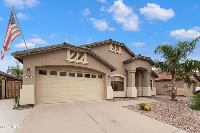 935 W GASCON Road, San Tan Valley, AZ 85143