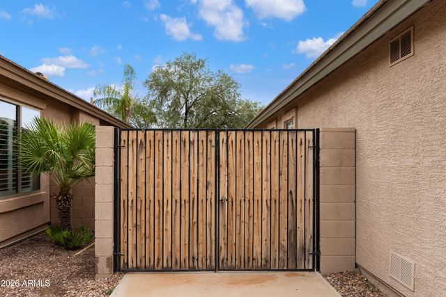 935 W GASCON Road, San Tan Valley, AZ 85143