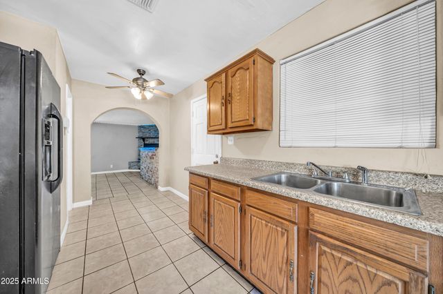 3221 W SELLS Drive, Phoenix, AZ 85017