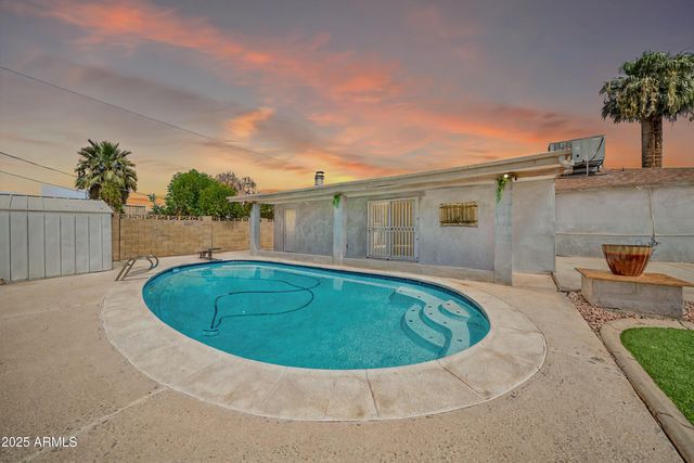 3221 W SELLS Drive, Phoenix, AZ 85017