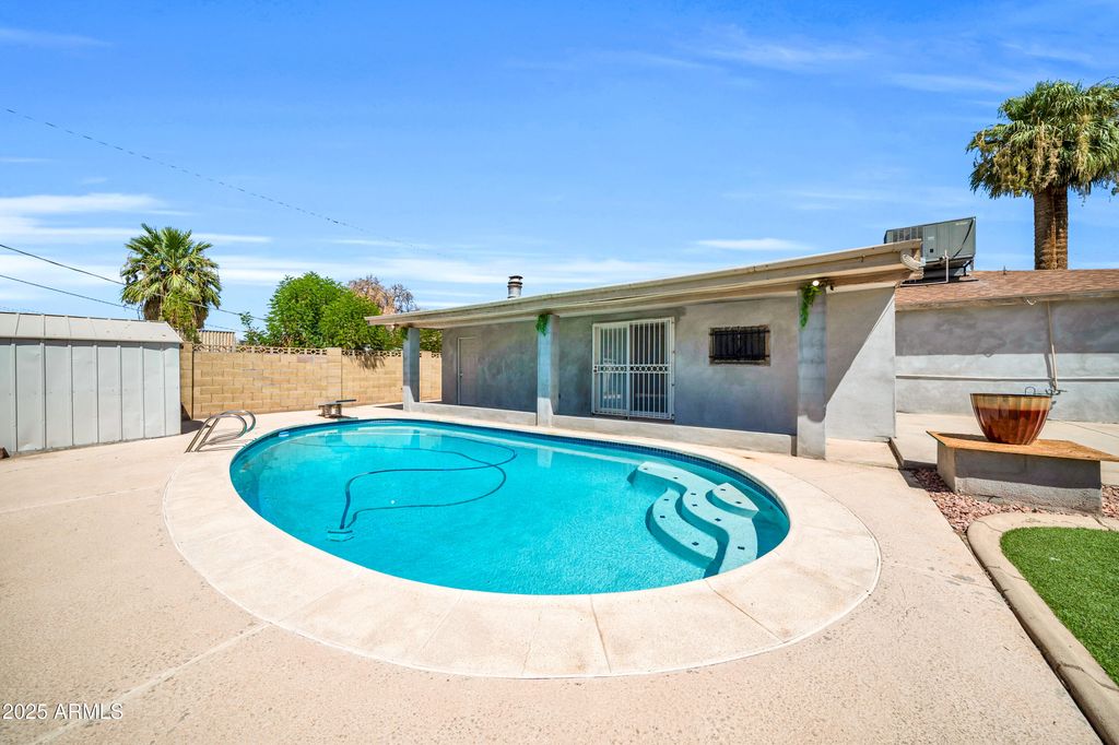 3221 W SELLS Drive, Phoenix, AZ 85017