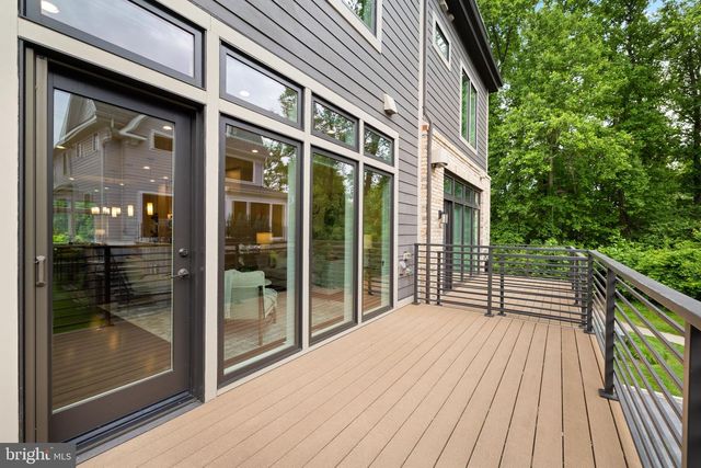 142 WINSOME CIR, Bethesda, MD 20814