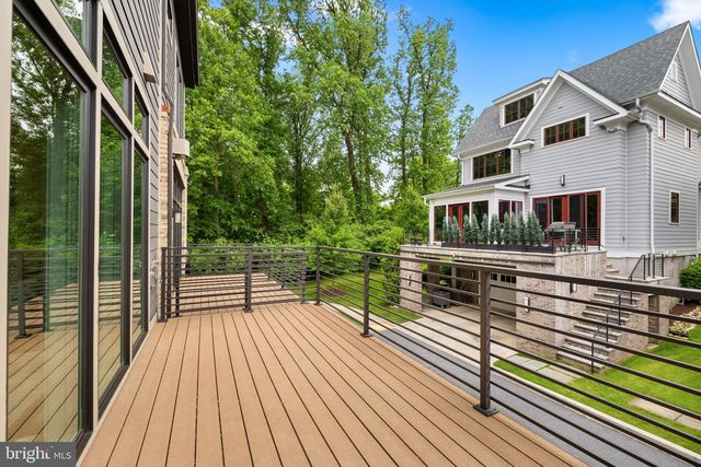 142 WINSOME CIR, Bethesda, MD 20814