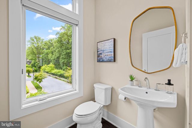 142 WINSOME CIR, Bethesda, MD 20814