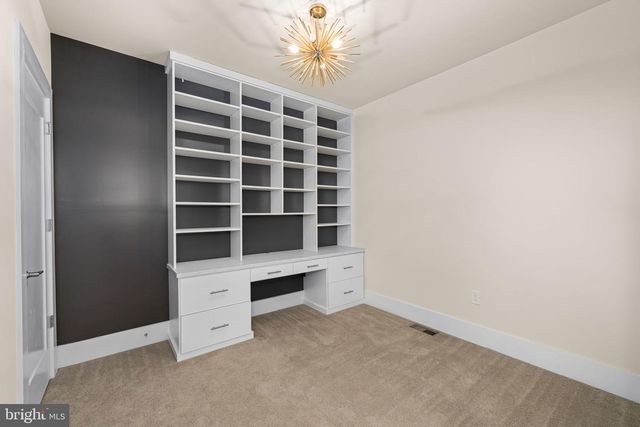 142 WINSOME CIR, Bethesda, MD 20814