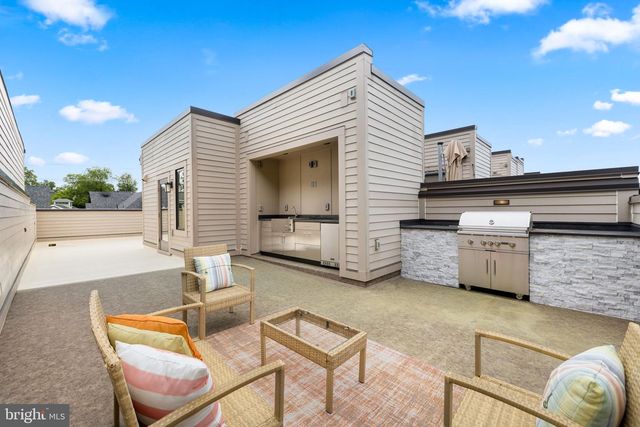 142 WINSOME CIR, Bethesda, MD 20814