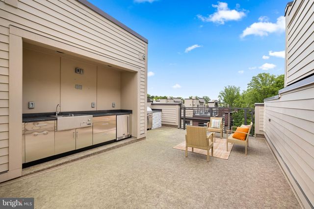 142 WINSOME CIR, Bethesda, MD 20814