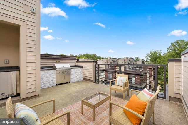 142 WINSOME CIR, Bethesda, MD 20814