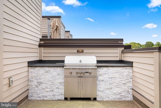 142 WINSOME CIR, Bethesda, MD 20814