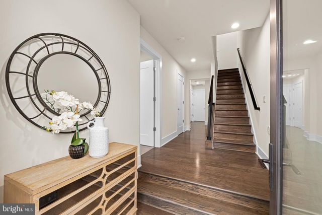 142 WINSOME CIR, Bethesda, MD 20814