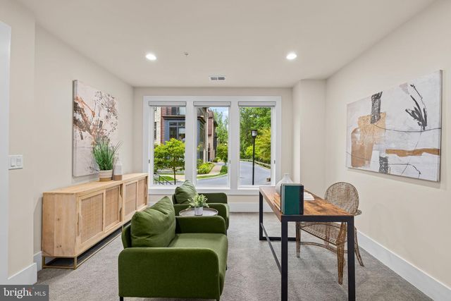 142 WINSOME CIR, Bethesda, MD 20814