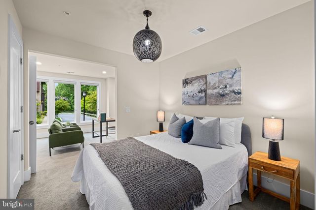 142 WINSOME CIR, Bethesda, MD 20814