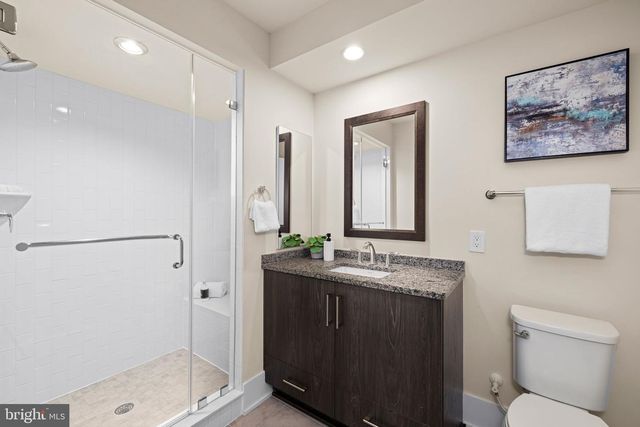 142 WINSOME CIR, Bethesda, MD 20814