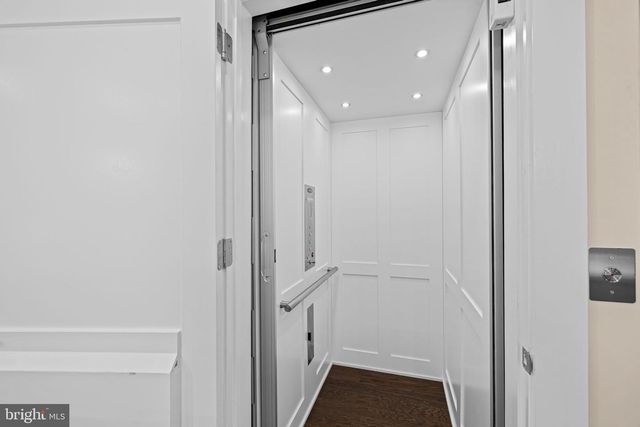 142 WINSOME CIR, Bethesda, MD 20814