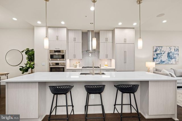 142 WINSOME CIR, Bethesda, MD 20814