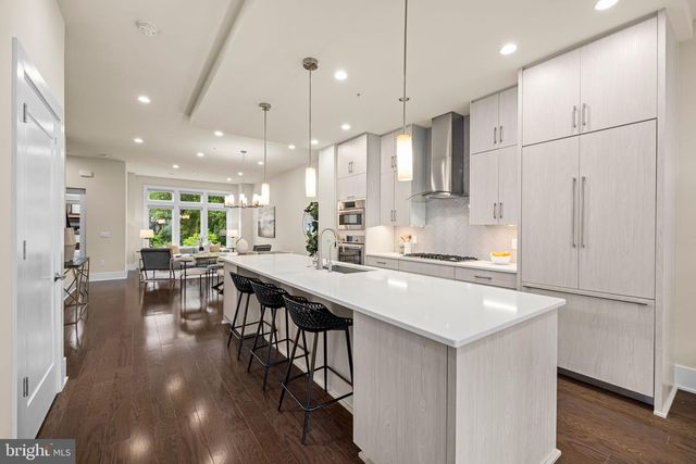 142 WINSOME CIR, Bethesda, MD 20814