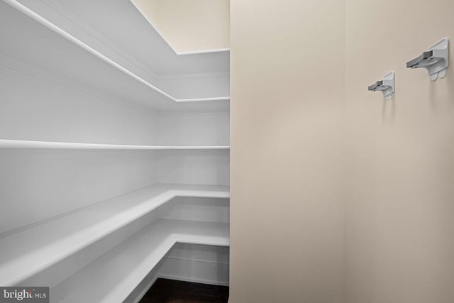 142 WINSOME CIR, Bethesda, MD 20814