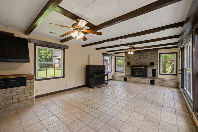 8710 Adams Lane, Lexington, KY 40515