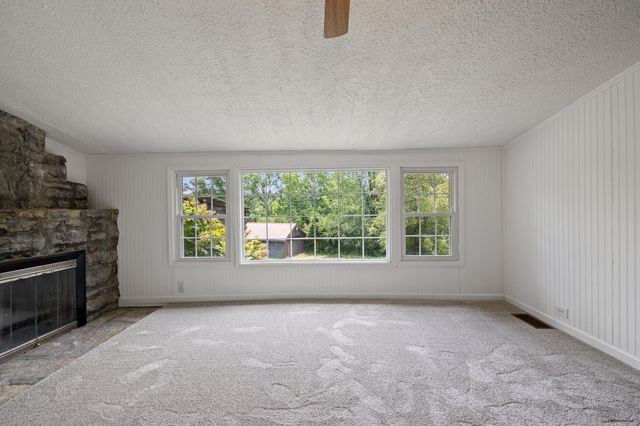 8710 Adams Lane, Lexington, KY 40515