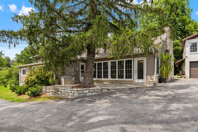 8710 Adams Lane, Lexington, KY 40515