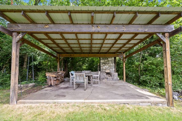 8710 Adams Lane, Lexington, KY 40515