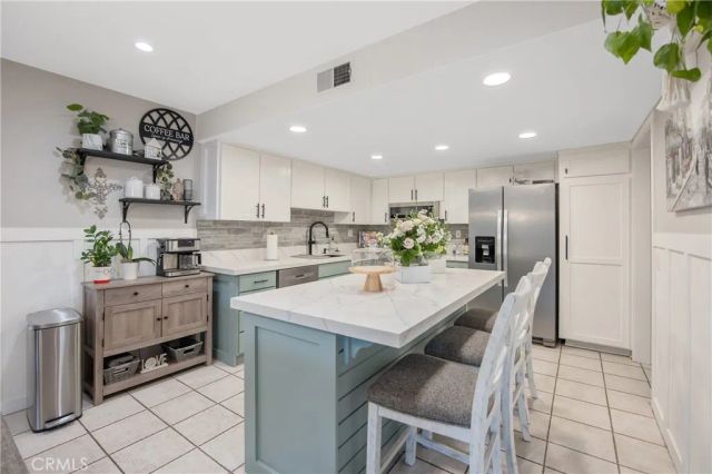 27104 Rio Prado Drive, Valencia, CA 91354