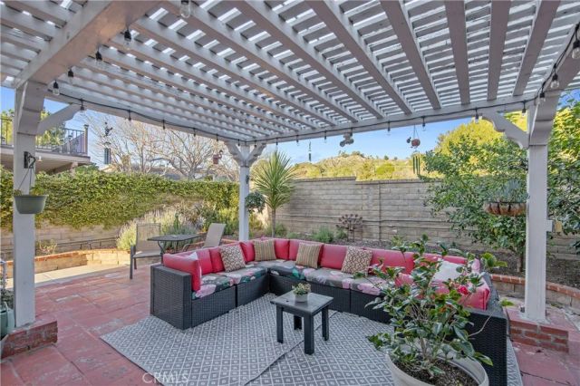 27104 Rio Prado Drive, Valencia, CA 91354