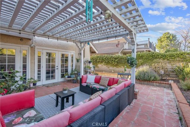 27104 Rio Prado Drive, Valencia, CA 91354