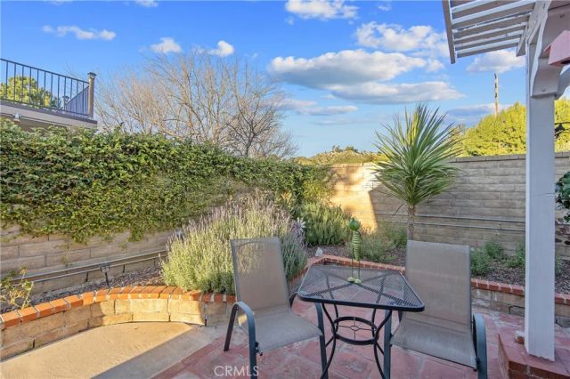 27104 Rio Prado Drive, Valencia, CA 91354