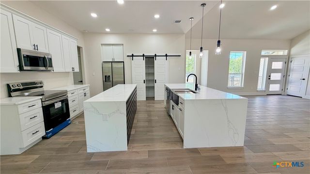 7008 Circle Oak Drive, Bulverde, TX 78163