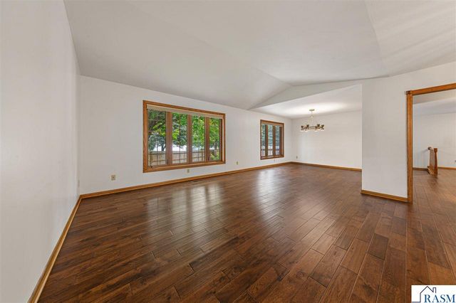 15 Caroletta Court, Mankato, MN 56001
