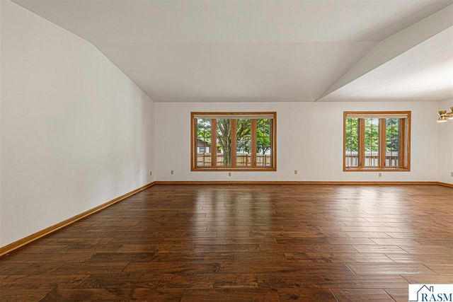 15 Caroletta Court, Mankato, MN 56001