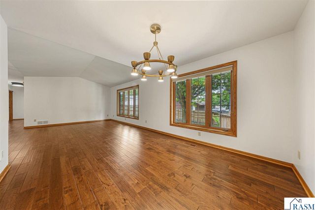 15 Caroletta Court, Mankato, MN 56001