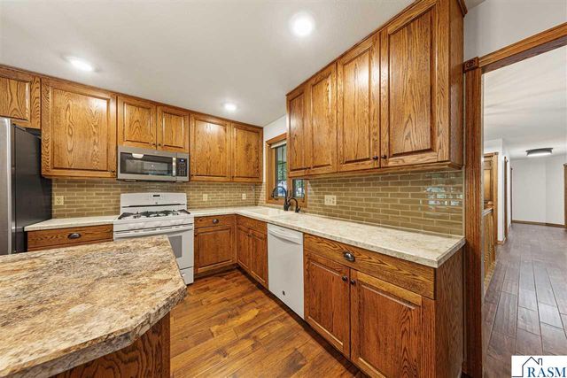 15 Caroletta Court, Mankato, MN 56001