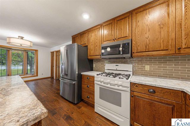 15 Caroletta Court, Mankato, MN 56001