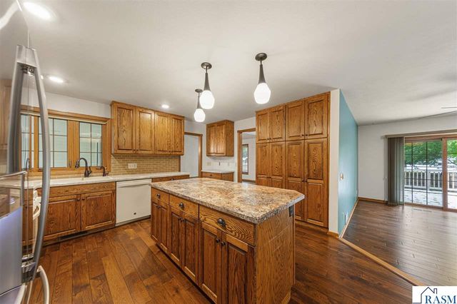 15 Caroletta Court, Mankato, MN 56001