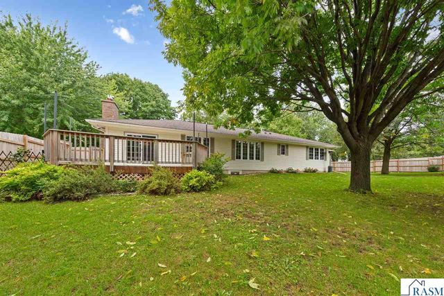 15 Caroletta Court, Mankato, MN 56001
