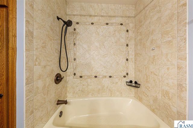 15 Caroletta Court, Mankato, MN 56001
