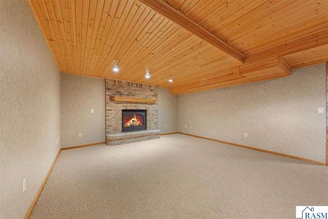 15 Caroletta Court, Mankato, MN 56001