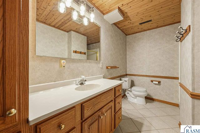 15 Caroletta Court, Mankato, MN 56001