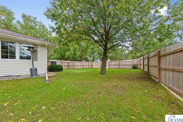 15 Caroletta Court, Mankato, MN 56001