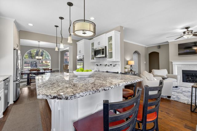 709 Summit Ridge, Lewisville, TX 75077