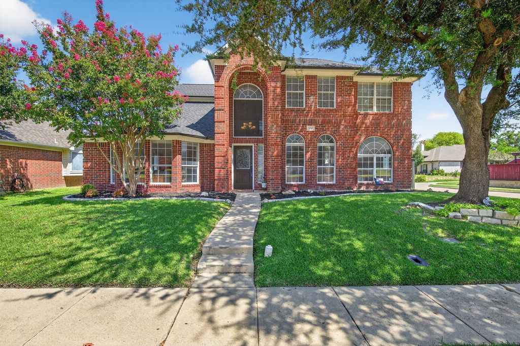 709 Summit Ridge, Lewisville, TX 75077